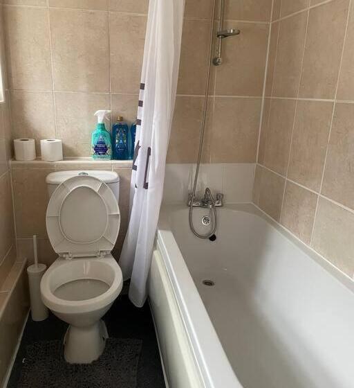 פנסיון Keary Entire House. 3 Beds. Bright And Cheerful