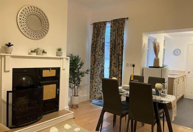 פנסיון Keary Entire House. 3 Beds. Bright And Cheerful