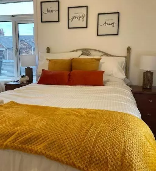 ペンション Keary Entire House. 3 Beds. Bright And Cheerful