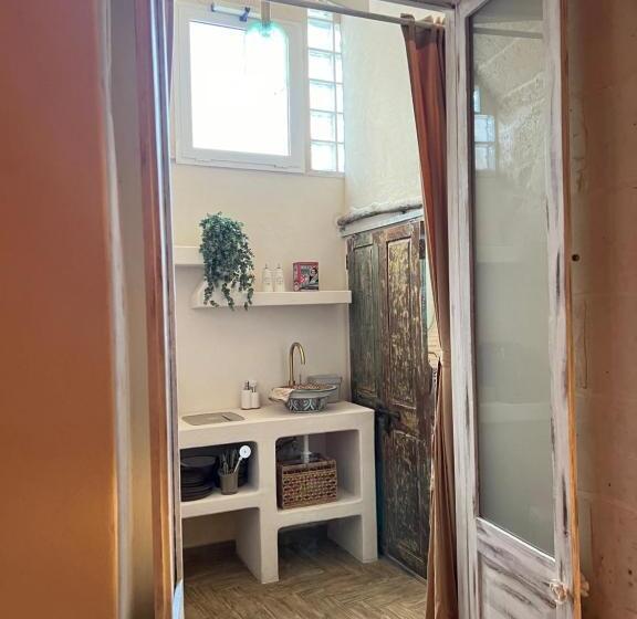 پانسیون Suite Zorah