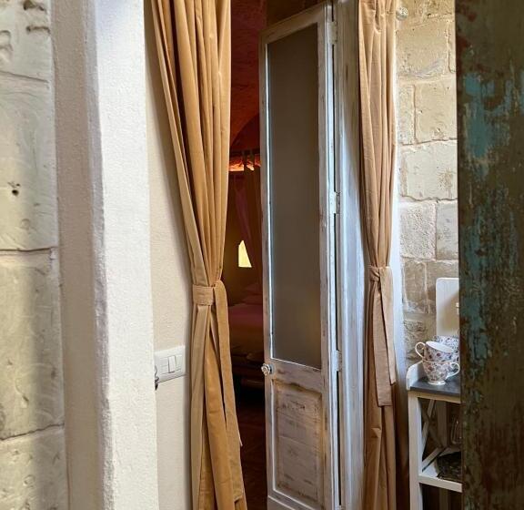 پانسیون Suite Zorah