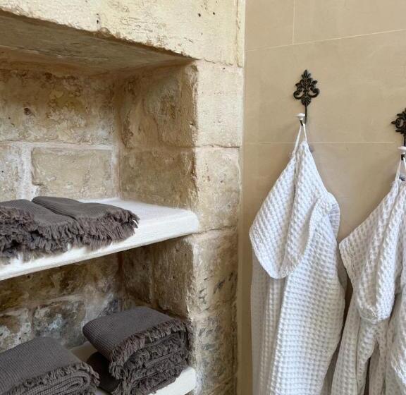 پانسیون Suite Zorah