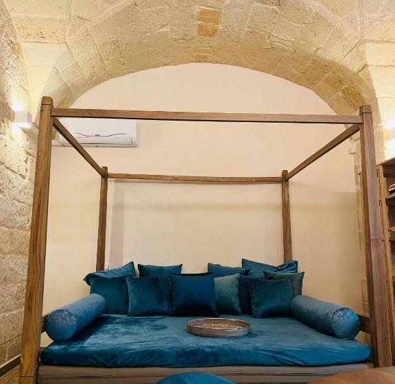 پانسیون Suite Zorah