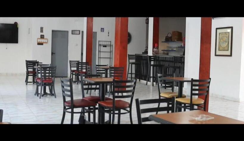 استراحتگاه Florida Pool & Grill