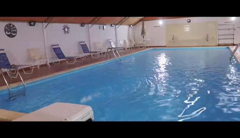 استراحتگاه Florida Pool & Grill