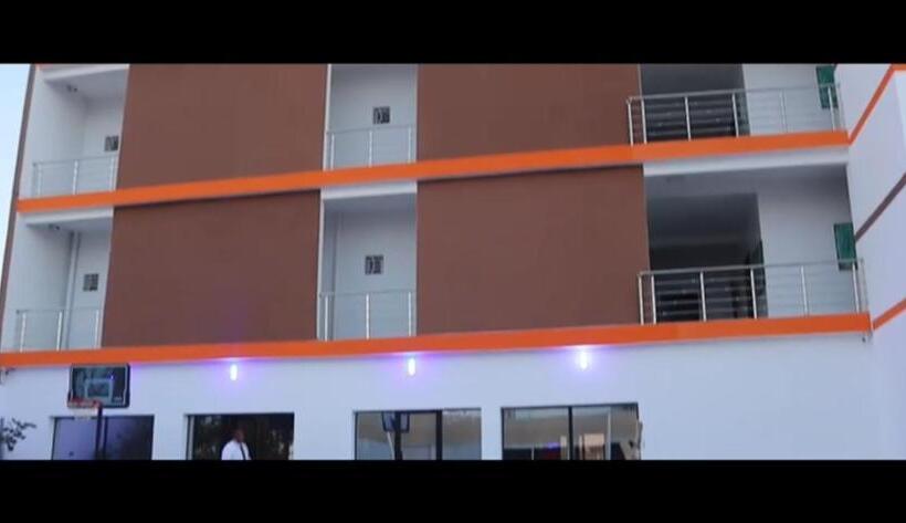 استراحتگاه Florida Pool & Grill