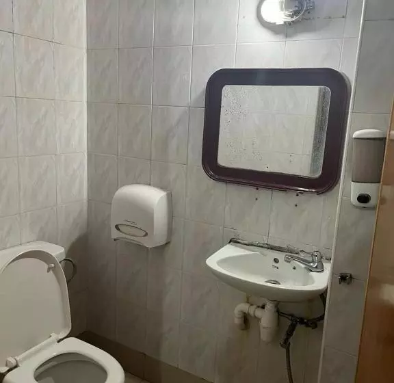 Amrise Hotel 12