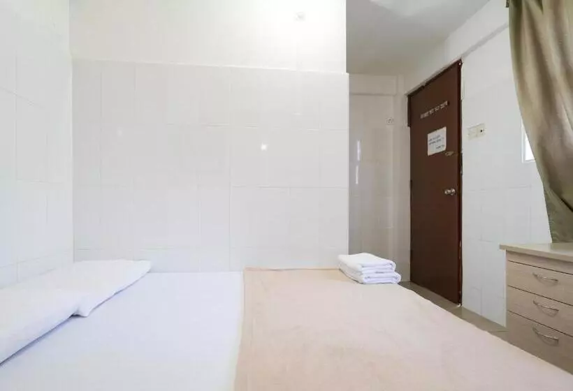 Amrise Hotel 12