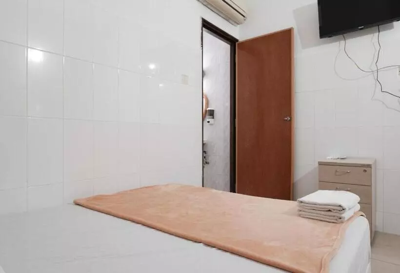 Amrise Hotel 12