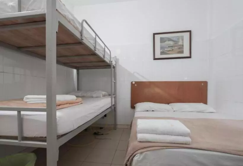 Amrise Hotel 12