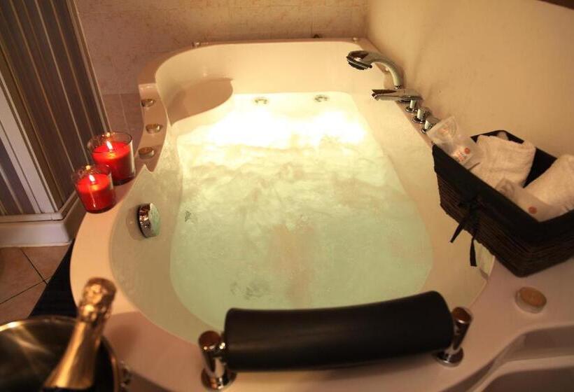 تختخواب و صبحانه La Porta Di Alba