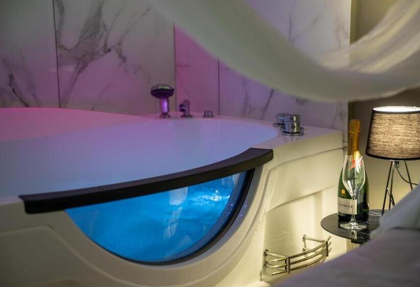 تختخواب و صبحانه La Porta Di Alba