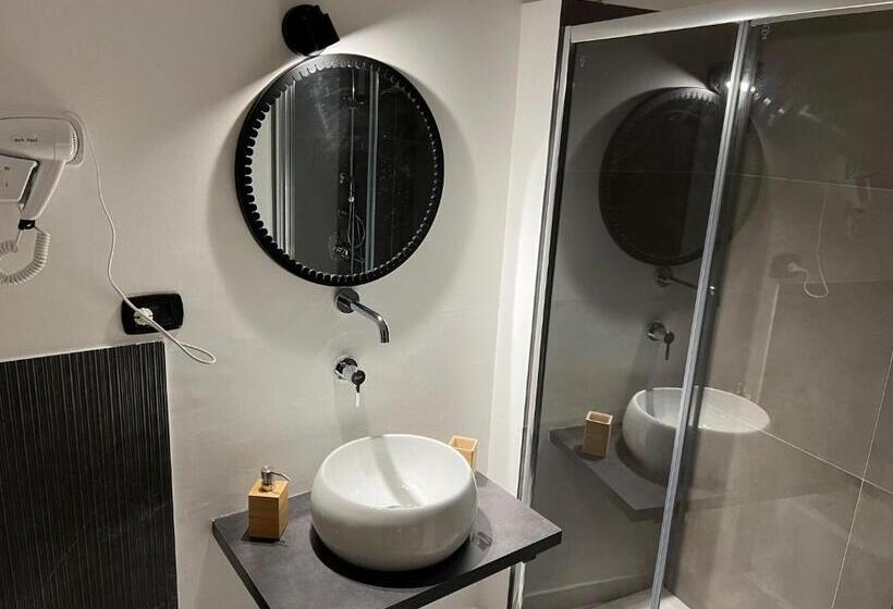 تختخواب و صبحانه La Porta Di Alba