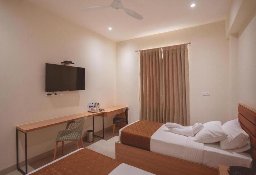 בית מלון כפרי Achyut