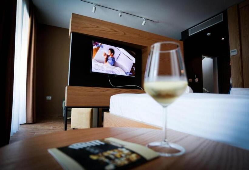 هتل Alvin Comfort