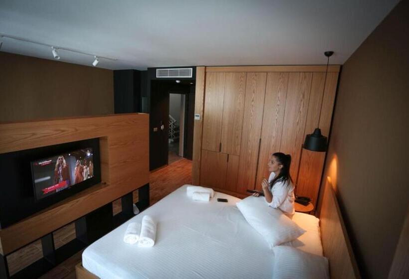 هتل Alvin Comfort