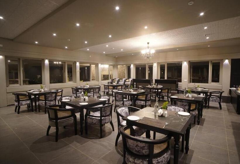 Hotel Blanket Days Resort And Spa