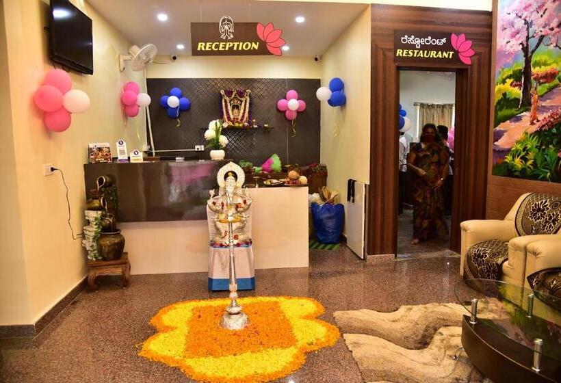 Hotel Lotus Gardenia