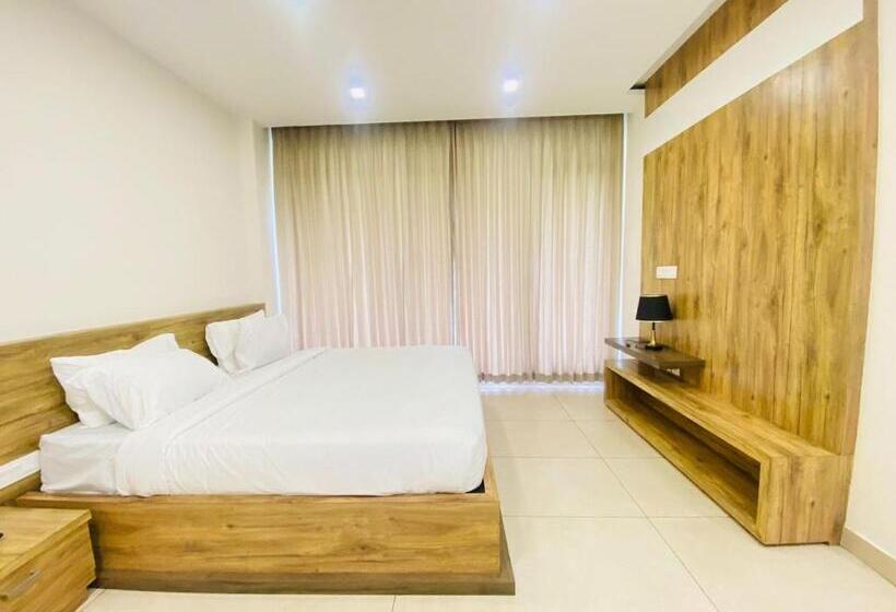 Hotel Mountview By Farstay Wayanad