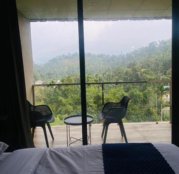 Hotel Mountview By Farstay Wayanad