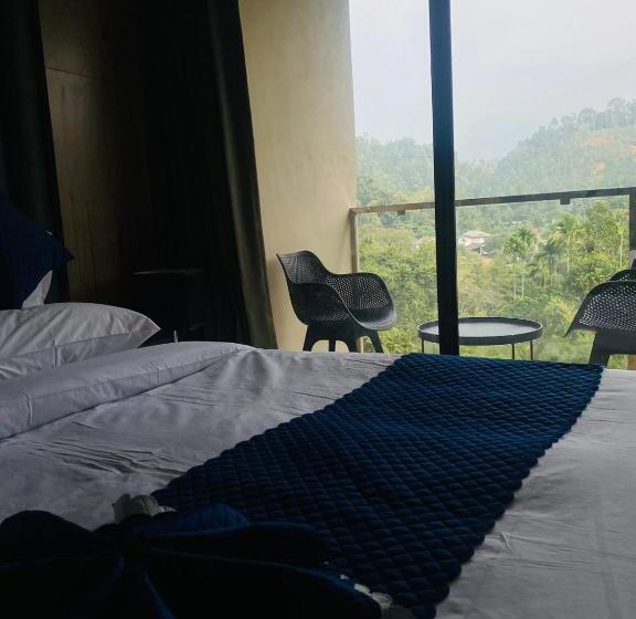 Hotel Mountview By Farstay Wayanad