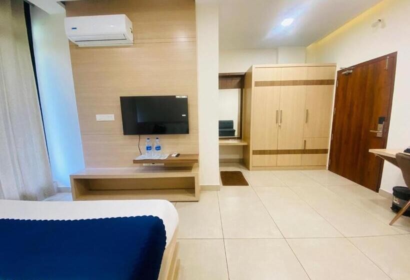 Hotel Mountview By Farstay Wayanad