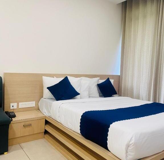 Hotel Mountview By Farstay Wayanad