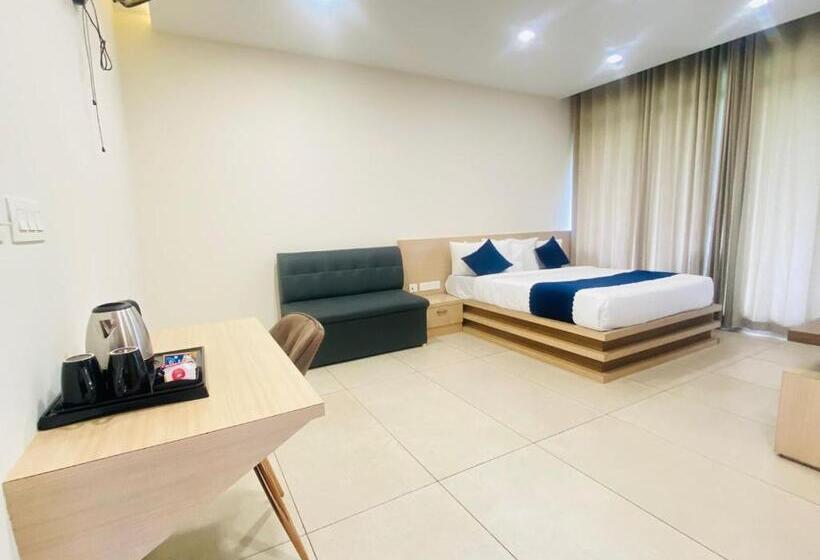 Hotel Mountview By Farstay Wayanad