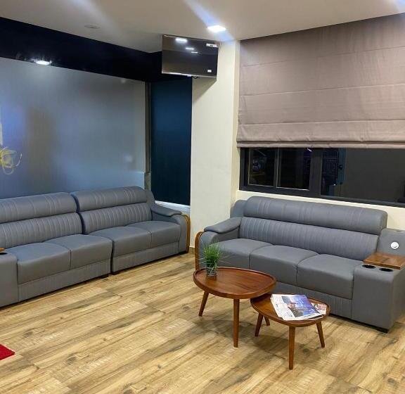 Hotel Mountview By Farstay Wayanad