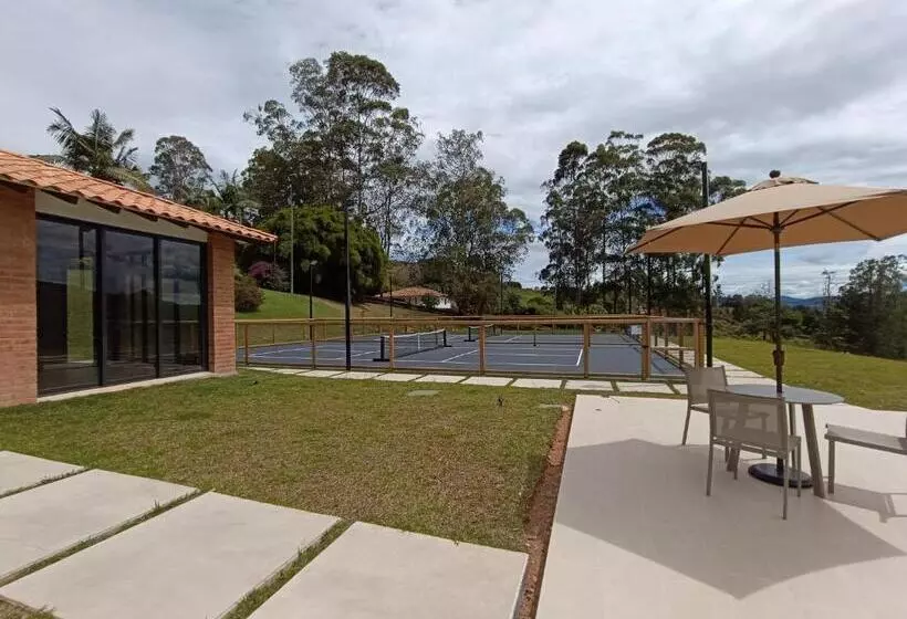 Hotelli Mountains Of Hope