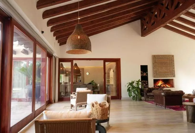 Hotelli Mountains Of Hope