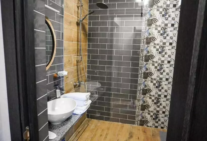 Hotelli Na Pagorbi Lutsk