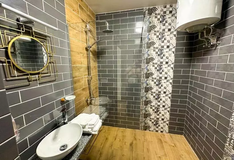 Hotelli Na Pagorbi Lutsk