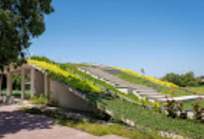 Hotel Raga Svara Rajkot