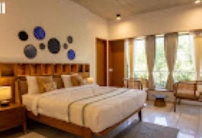 Hotel Raga Svara Rajkot