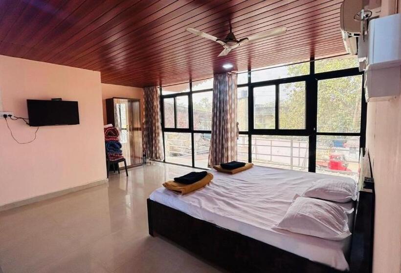 בית מלון כפרי Sai Adynya