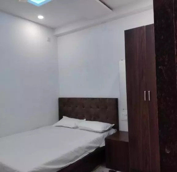 ペンション Anshuman Guest House