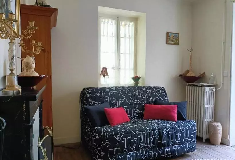 ペンション Guestroom Valençay, 1 Pièce, 2 Personnes   Fr 1 591 570