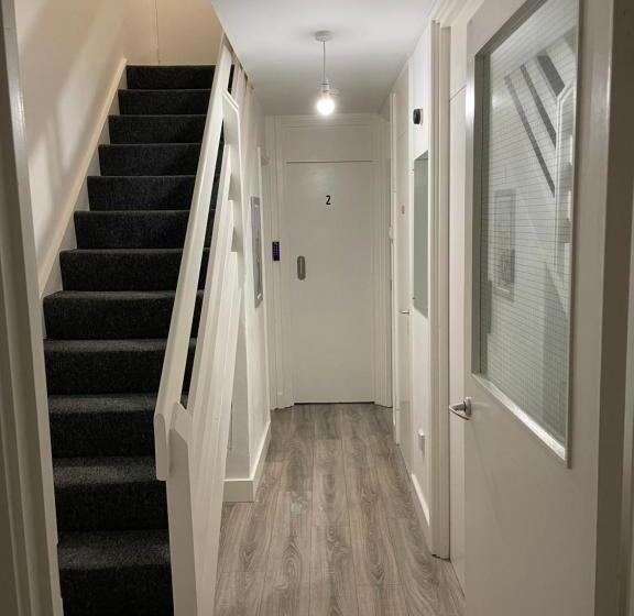 پانسیون Lovely Triple And Quadruple Bedrooms In Euston