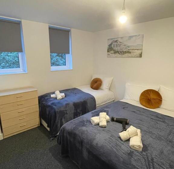 پانسیون Lovely Triple And Quadruple Bedrooms In Euston