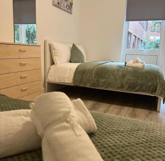 پانسیون Lovely Triple And Quadruple Bedrooms In Euston