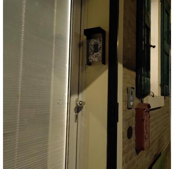 Пансион Pigro House Bologna Airport Suite