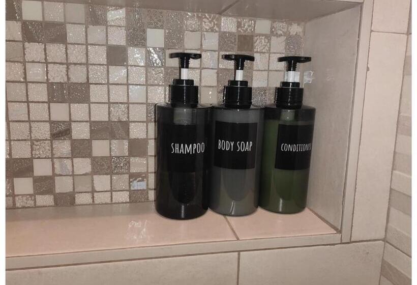 Пансион Pigro House Bologna Airport Suite