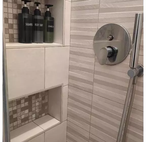 پانسیون Pigro House   Bologna Airport Suite