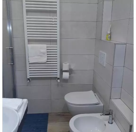 پانسیون Pigro House   Bologna Airport Suite