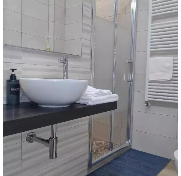 پانسیون Pigro House   Bologna Airport Suite