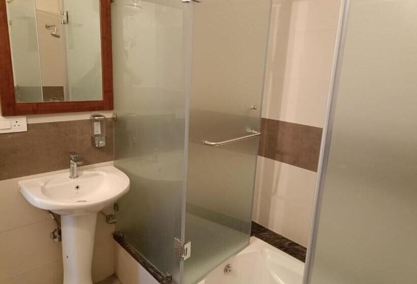 פנסיון Twin Oaks Kasauli