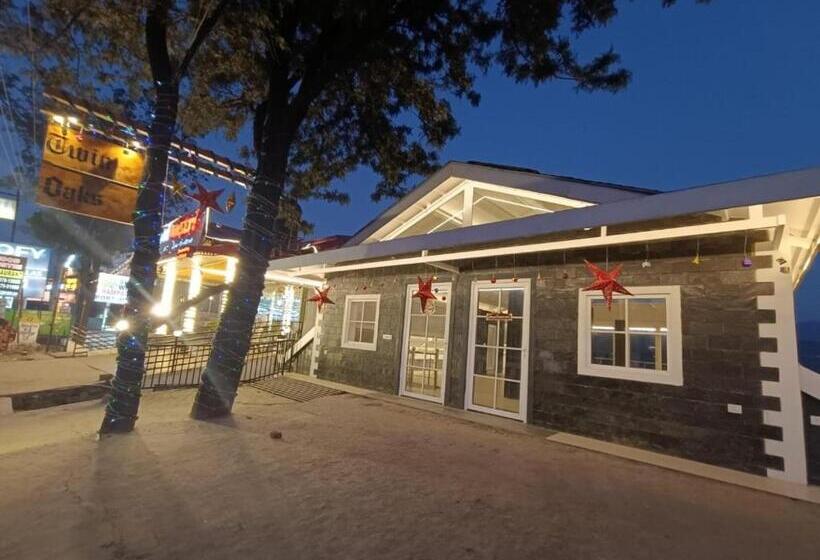 פנסיון Twin Oaks Kasauli