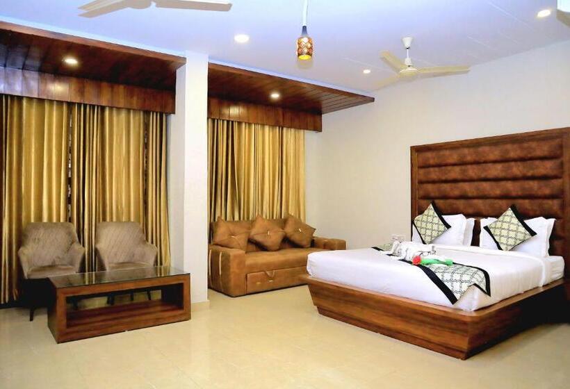 Pineberry Hotels   Near Golden Temple