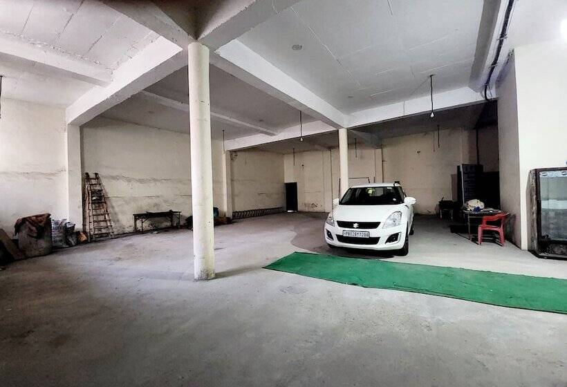 Pineberry Hotels   Near Golden Temple